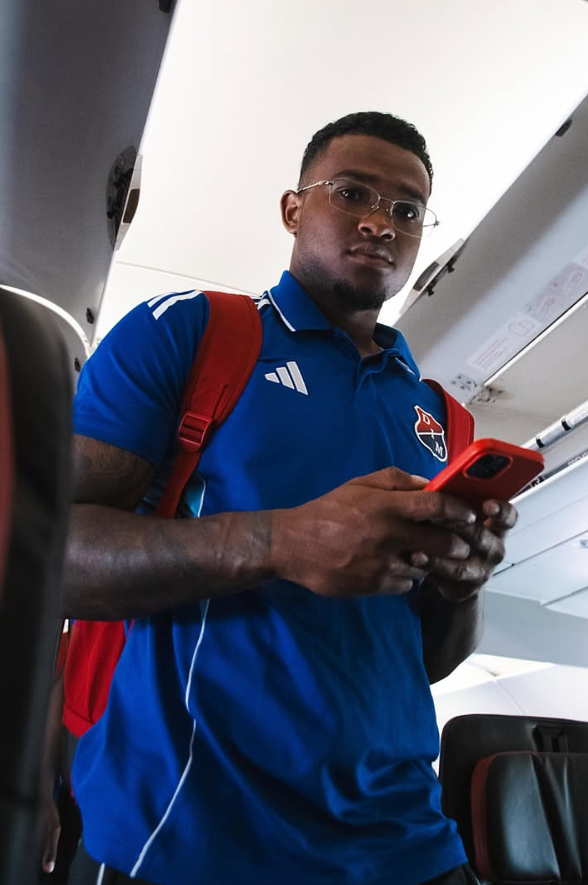 Nezareth Segura viajando con la delegación de Independiente Medellín