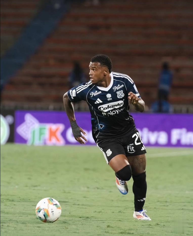 Nezareth Segura, delantero colombiano representado por Quatro Sports Group
